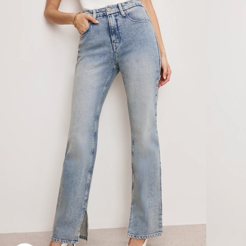 Good American size 15 women’s Classic Blue Jeans straight leg w/split hem NWT!